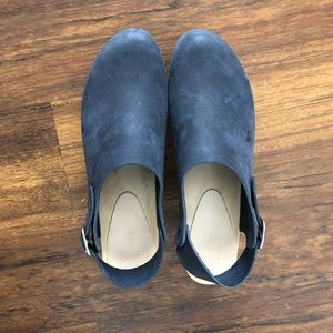 BRYR Suzie Close-Toe in Ink Size 38 Mid Heel